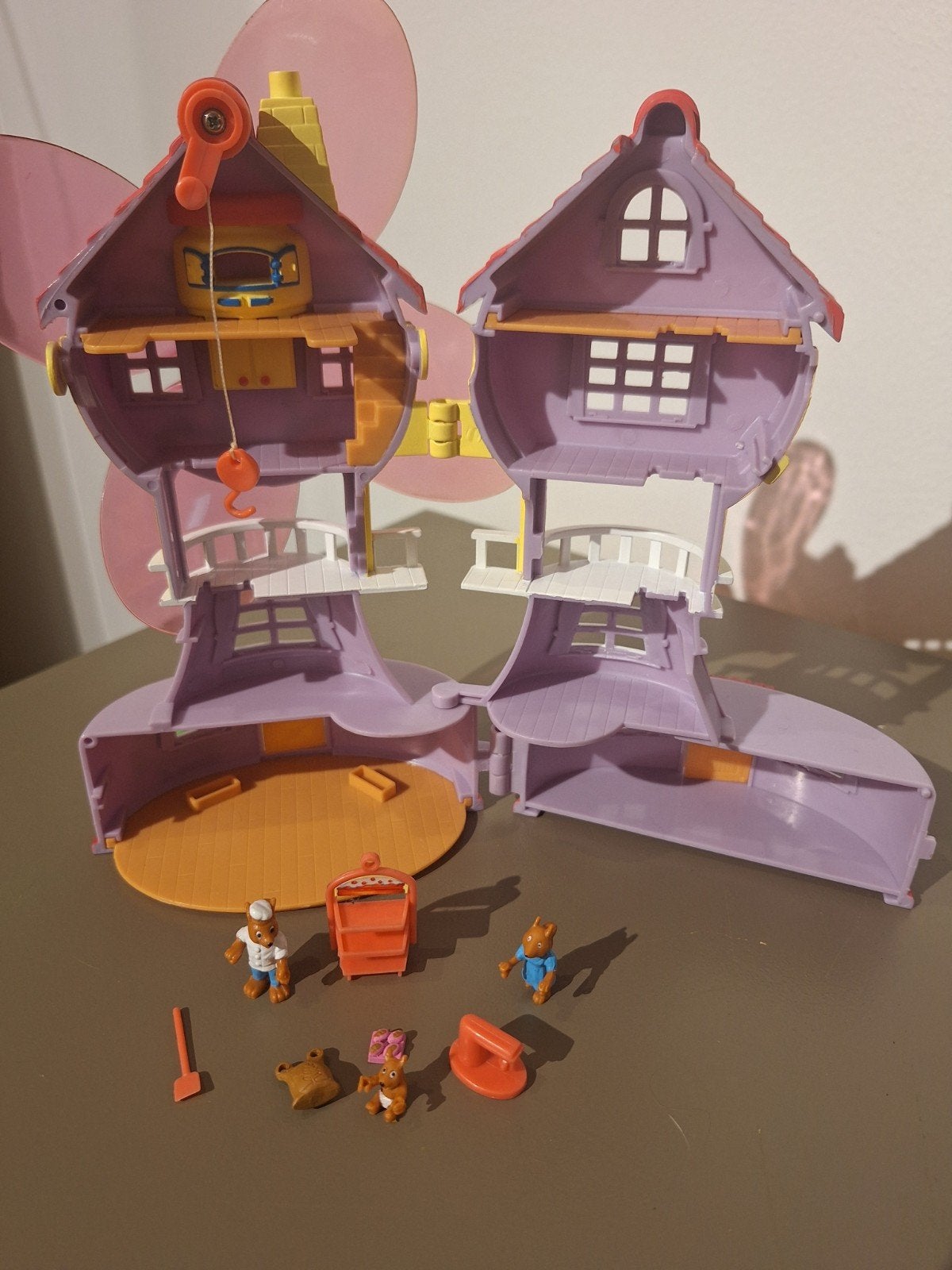 Tiny weeney familie  windmill bakery & cakeshop, Ophalen