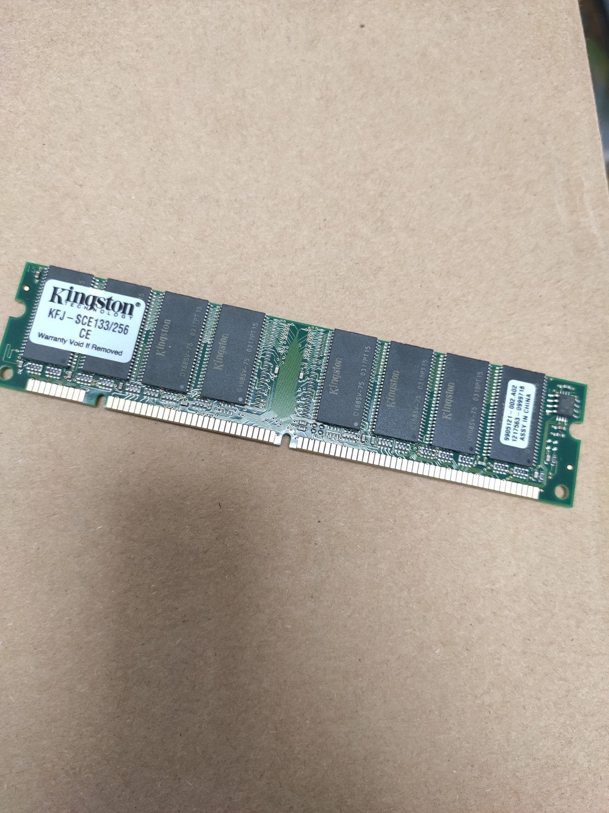 KFJ-SCE133/256 Kingston 256MB PC133 133MHz, Informatique & Logiciels, Mémoire RAM, Comme neuf, DDR, Desktop, Enlèvement