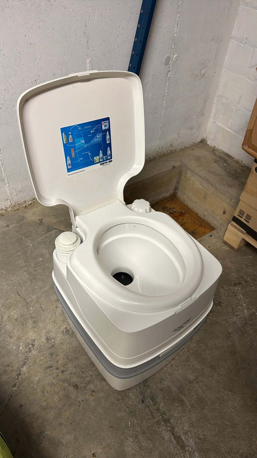 Toilette mobile avec produits, Enlèvement, Utilisé