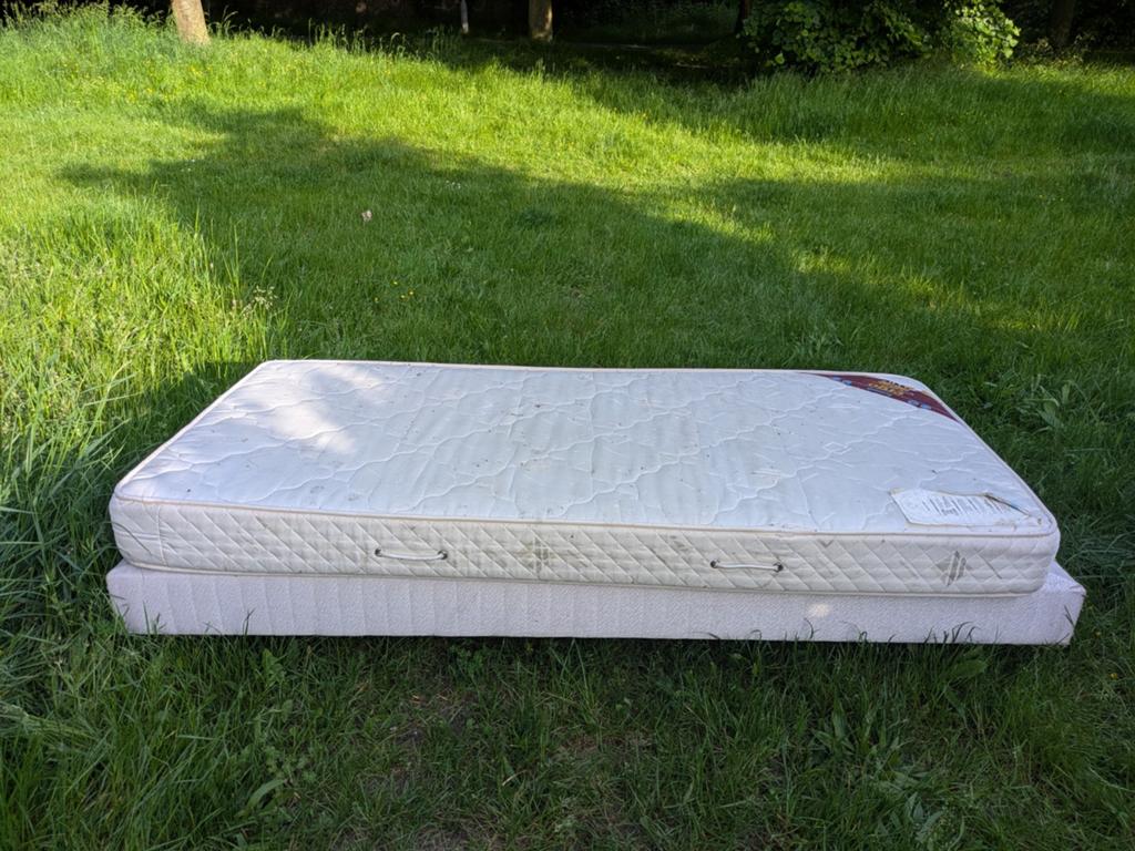 Boxspring bed en matras, Huis en Inrichting, Ophalen