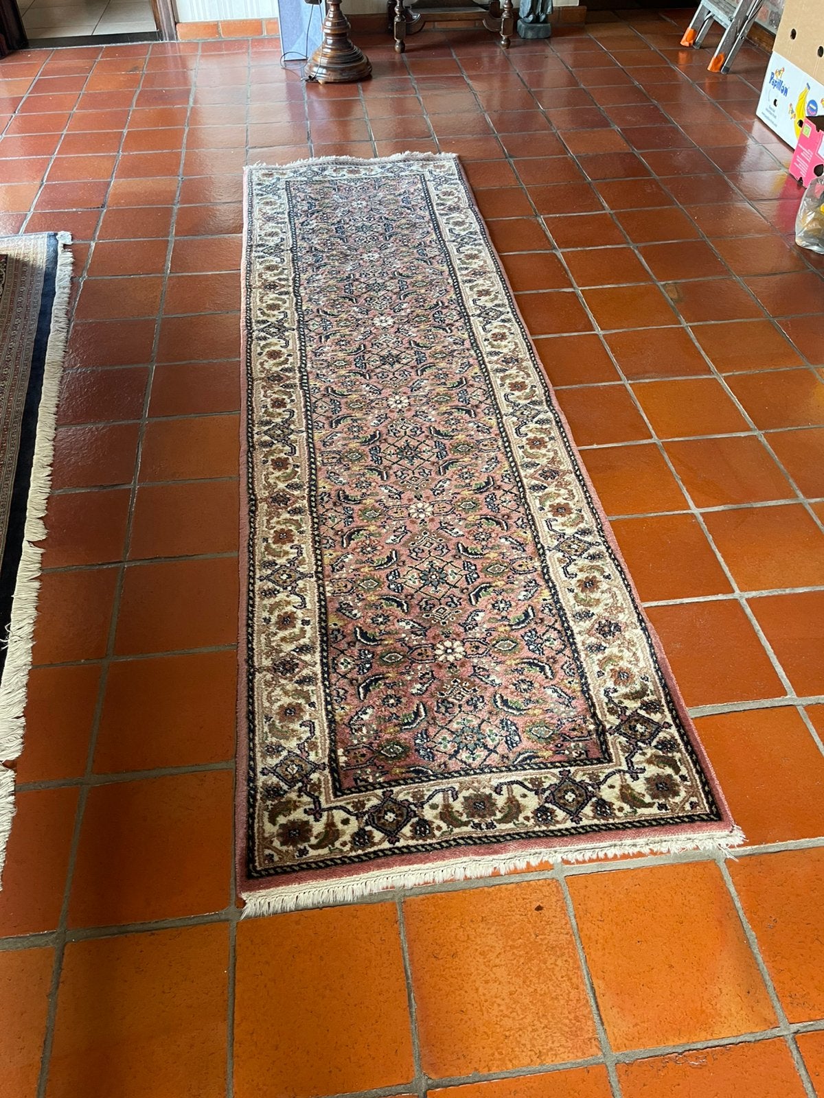 Mooi tapijt-loper, Ophalen, Zo goed als nieuw, Beige, 50 tot 100 cm