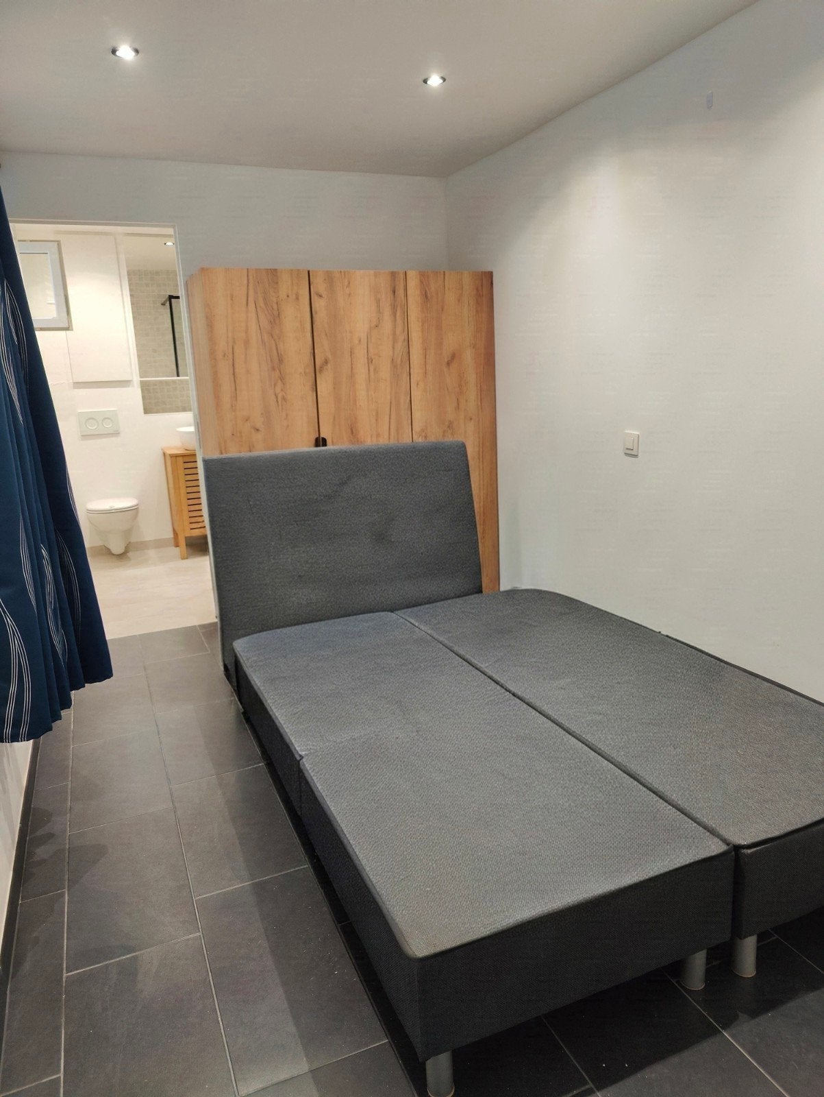 ** COMPLETE KOT-SET 140x200 *** Boxspring + Hoofdbord, Neuf, Stijlvol, strak, Gris, 140 cm