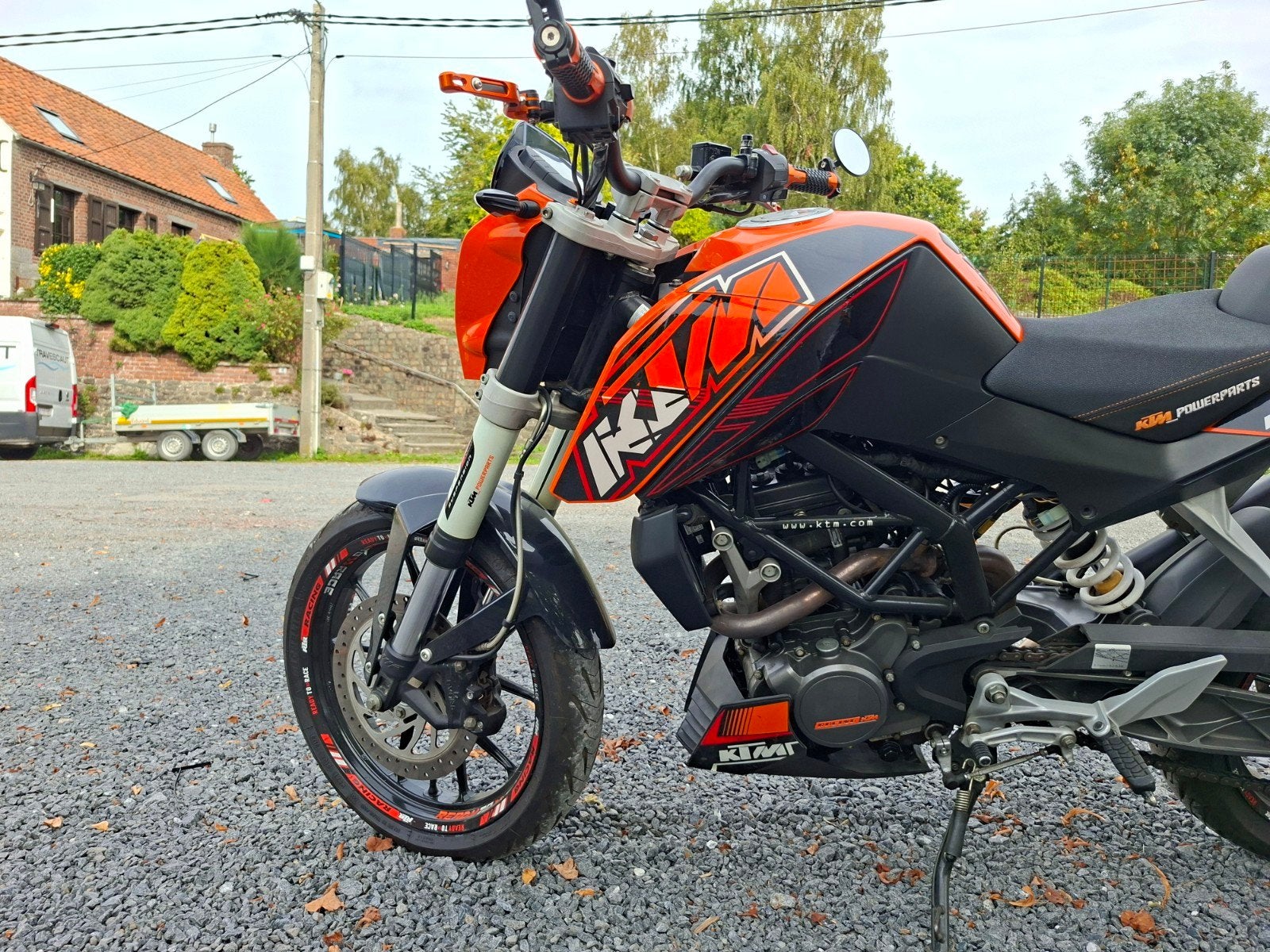 ktm Duke 125cc, Bedrijf