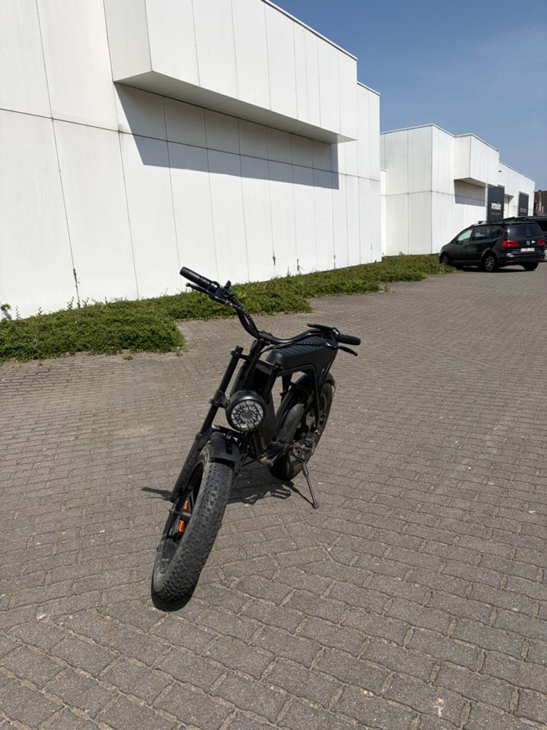 Fatbike v8 1.0 à vendre moteur de 1000 watts, Enlèvement, Comme neuf