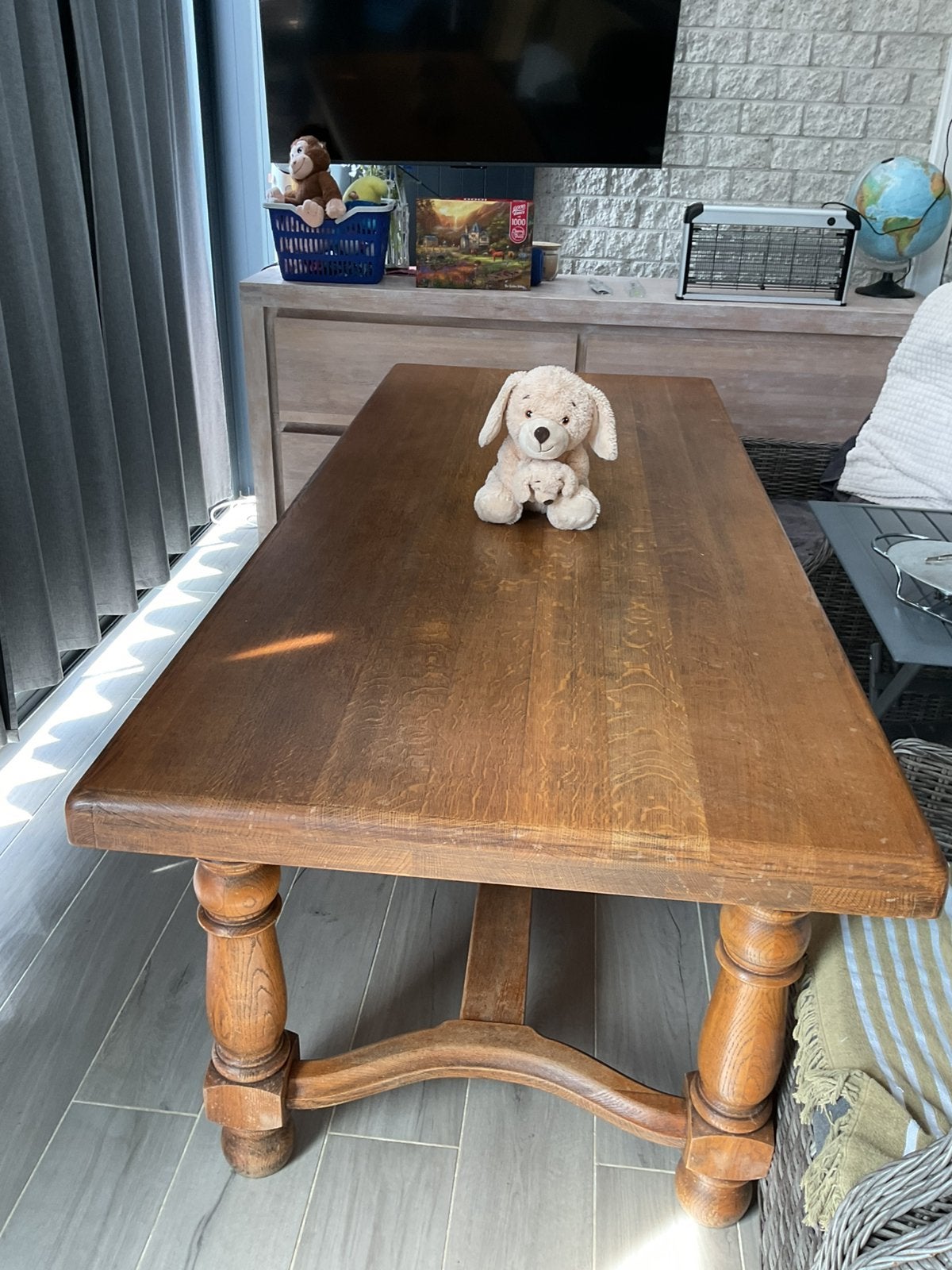 Table en chêne, Enlèvement