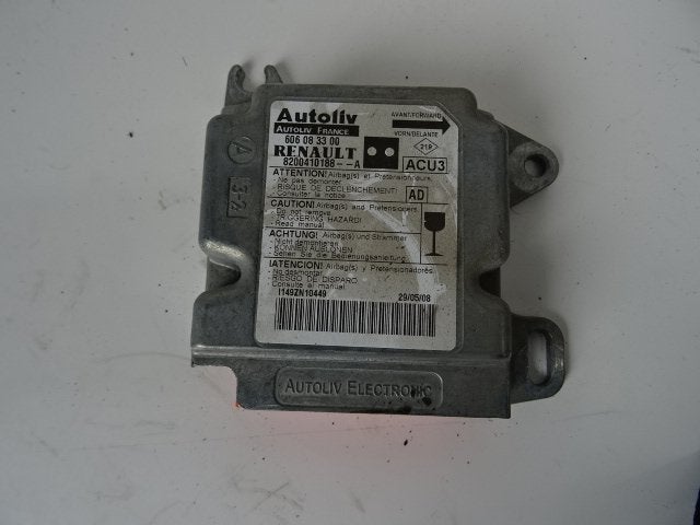 BOITIER AIRBAG Renault Kangoo (KC) (8200410188A), Renault, Utilisé, Peter-Huppertz-Straße 5
51063  Köln, DE, Dialog.deutschland@renault.de
