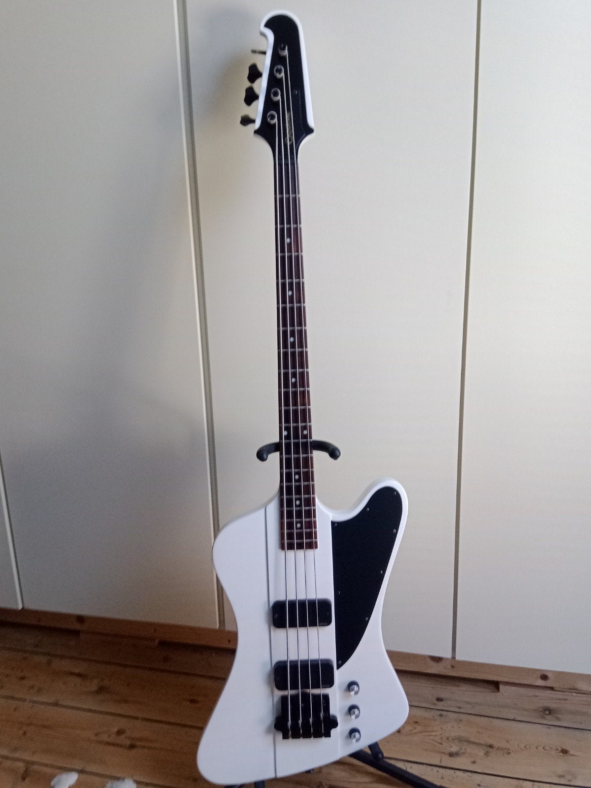 Epiphone Thunderbird Alpine White (met upgrades & mods), Enlèvement