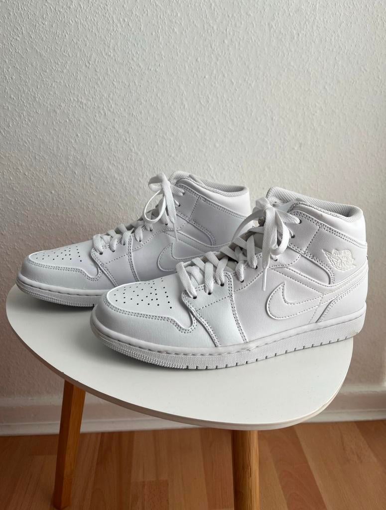 Nike Air Jordan Blanche Taille 42, Enlèvement ou Envoi, Neuf, Blanc, Baskets