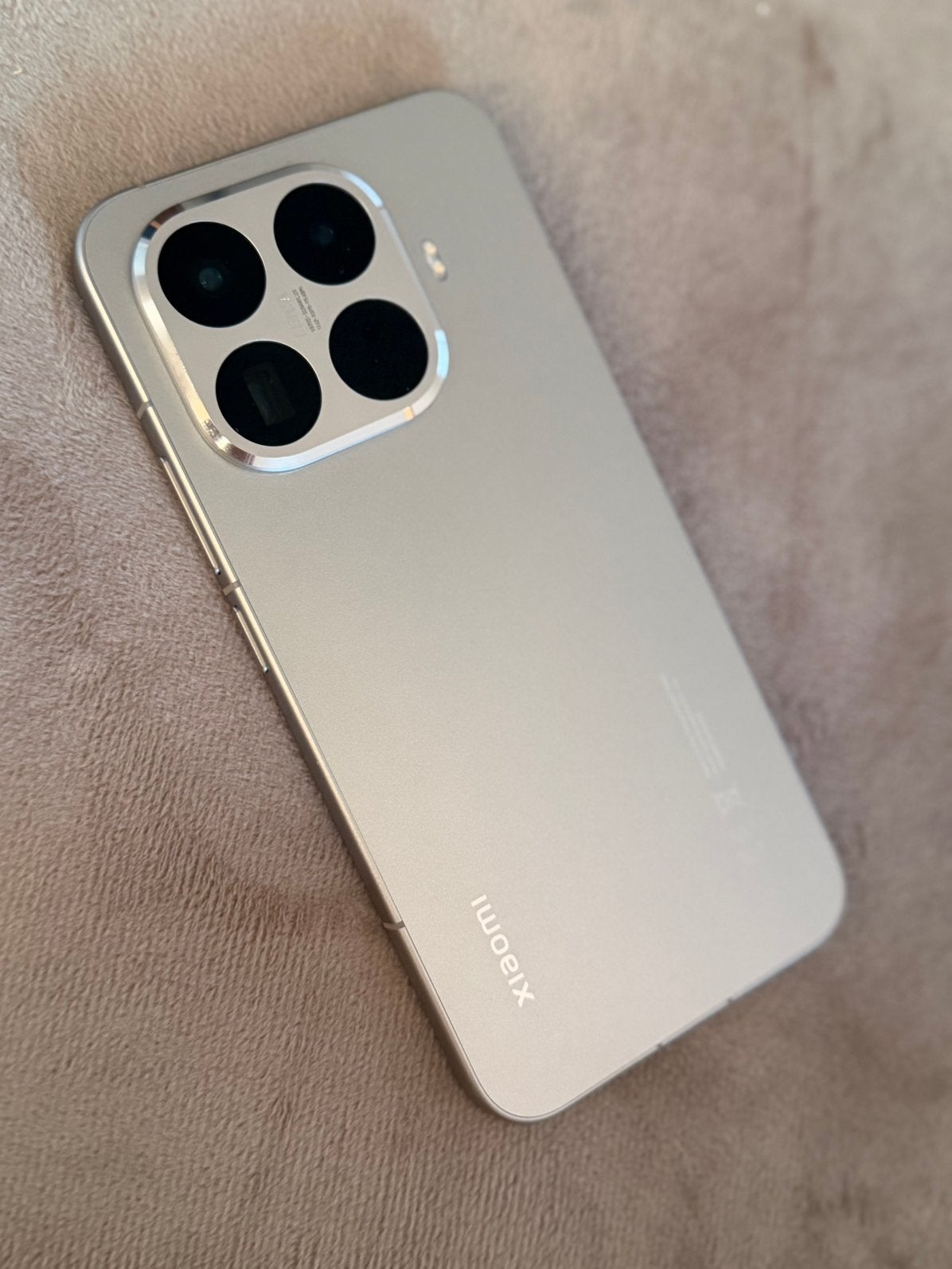 A vendre ou échanger xiaomi 15 T pro silver!(rare), Enlèvement ou Envoi, Comme neuf
