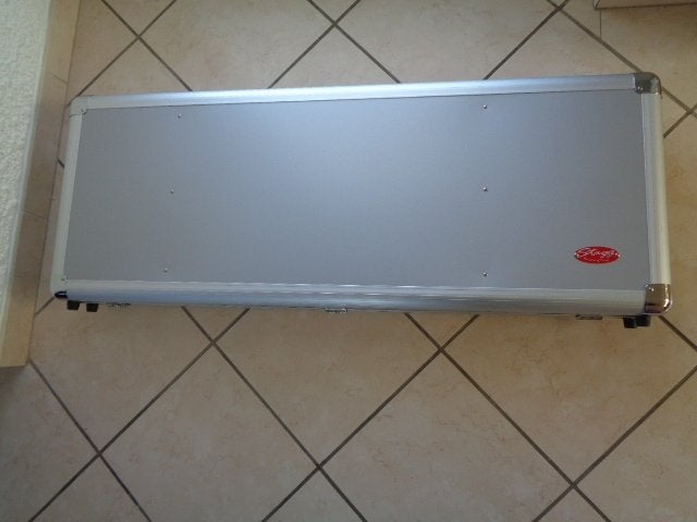 Flight Cases Coffre alu. Pour guitare Electrique: "STAGG", Enlèvement, Comme neuf, Guitare électrique, Flight case