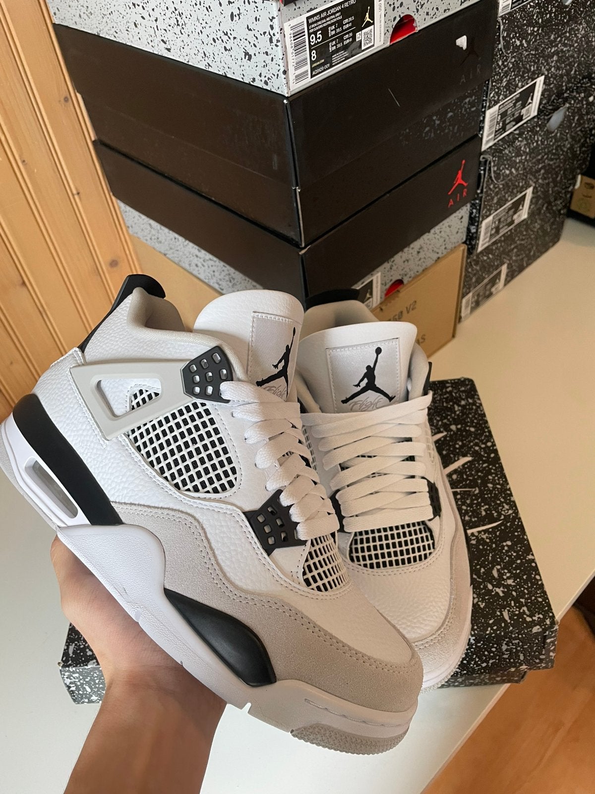 Jordan 4 Military Black EU 41, Kleding | Heren, Verzenden, Wit, Nieuw, Sneakers
