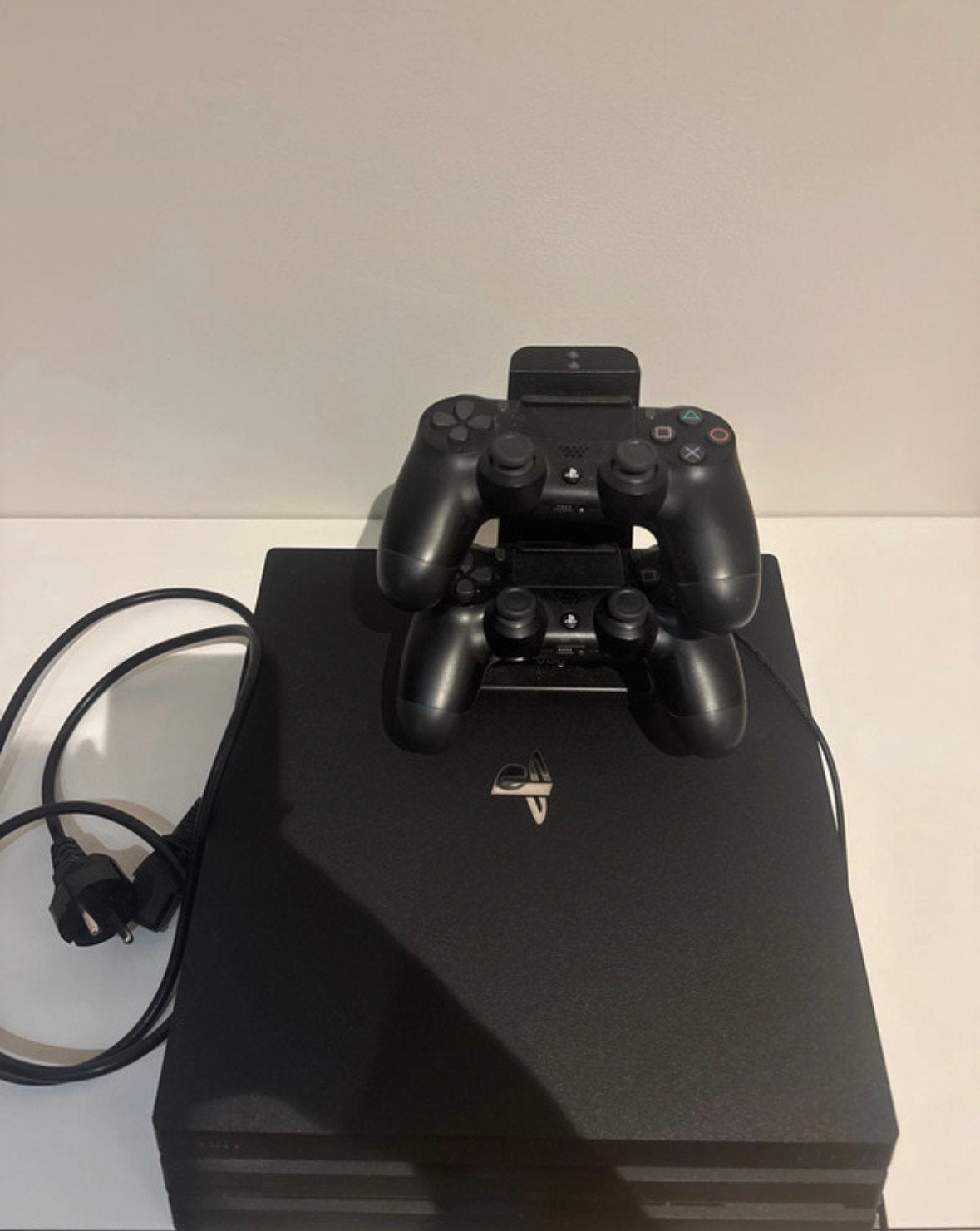 PlayStation 4 Pro 1 To, Consoles de jeu & Jeux vidéo, Consoles de jeu | Sony PlayStation 4, Comme neuf, Pro, Enlèvement