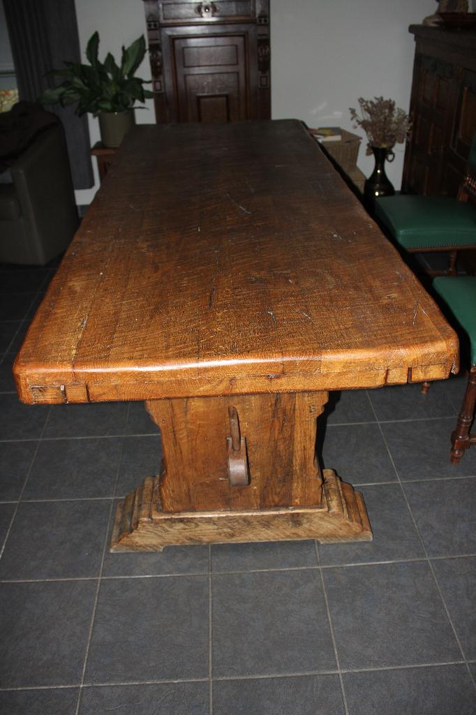 Kloostertafel volle eik, Ophalen
