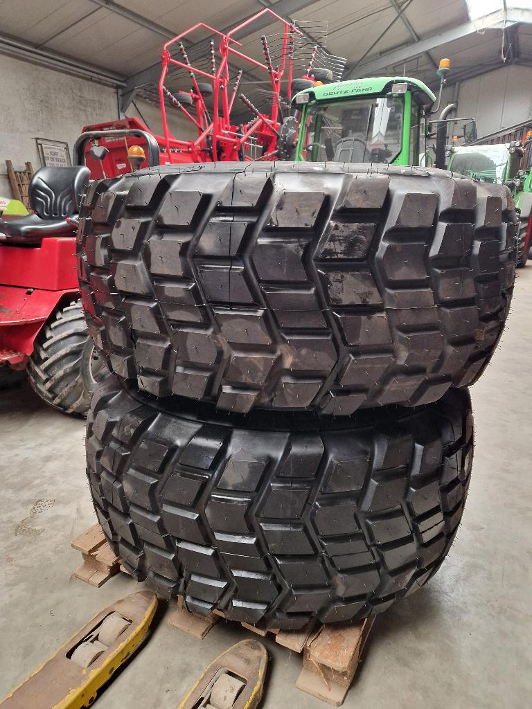 2 Nieuwe gronddumper banden Michelin radial 24 R - 20,5 XS, Ophalen