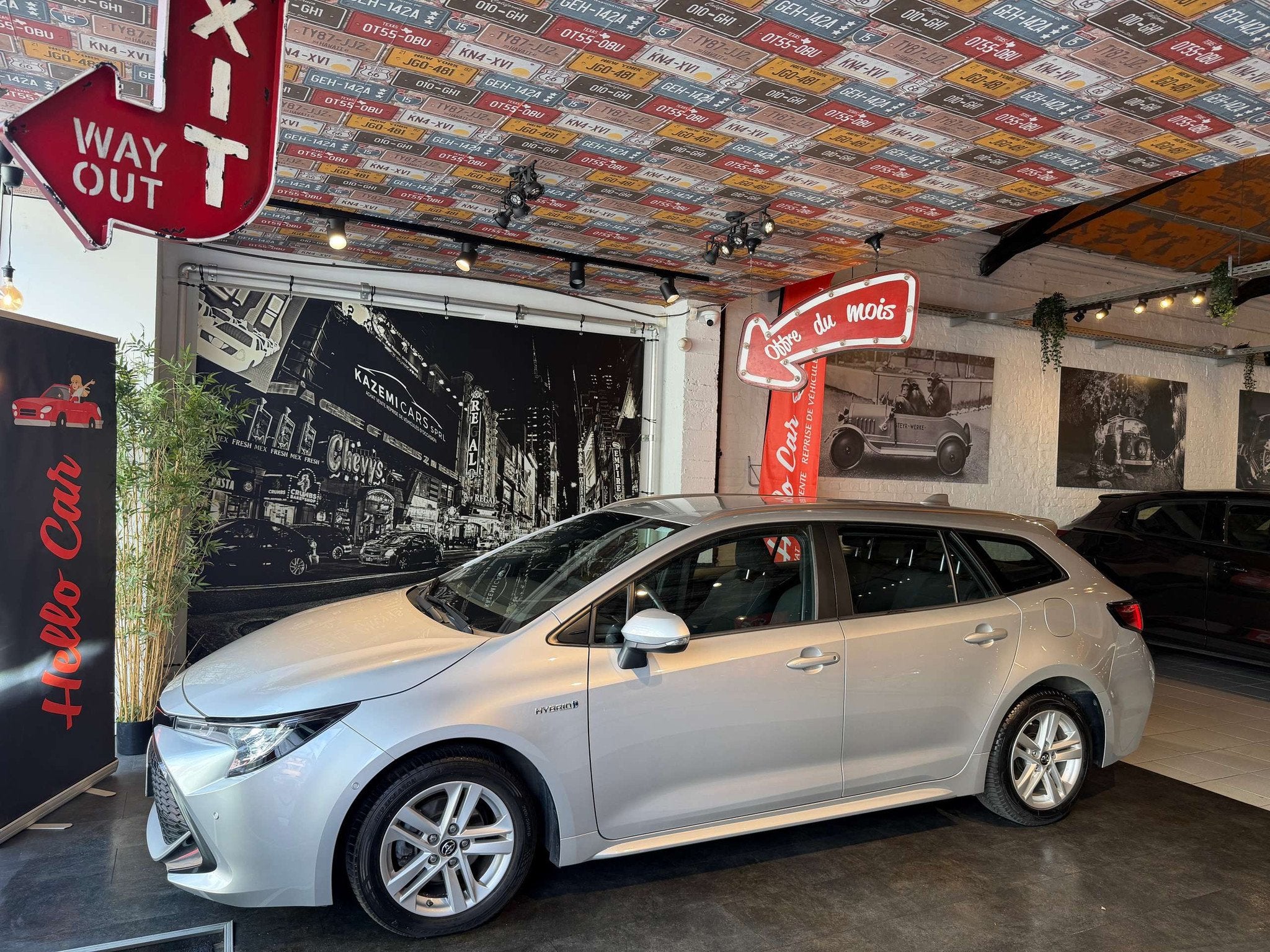 Toyota Corolla SW Hybrid 1.8 Dynamic * BOITE AUTO * TVA * CA, Auto's, Automaat, Stof, Gebruikt, 4 cilinders