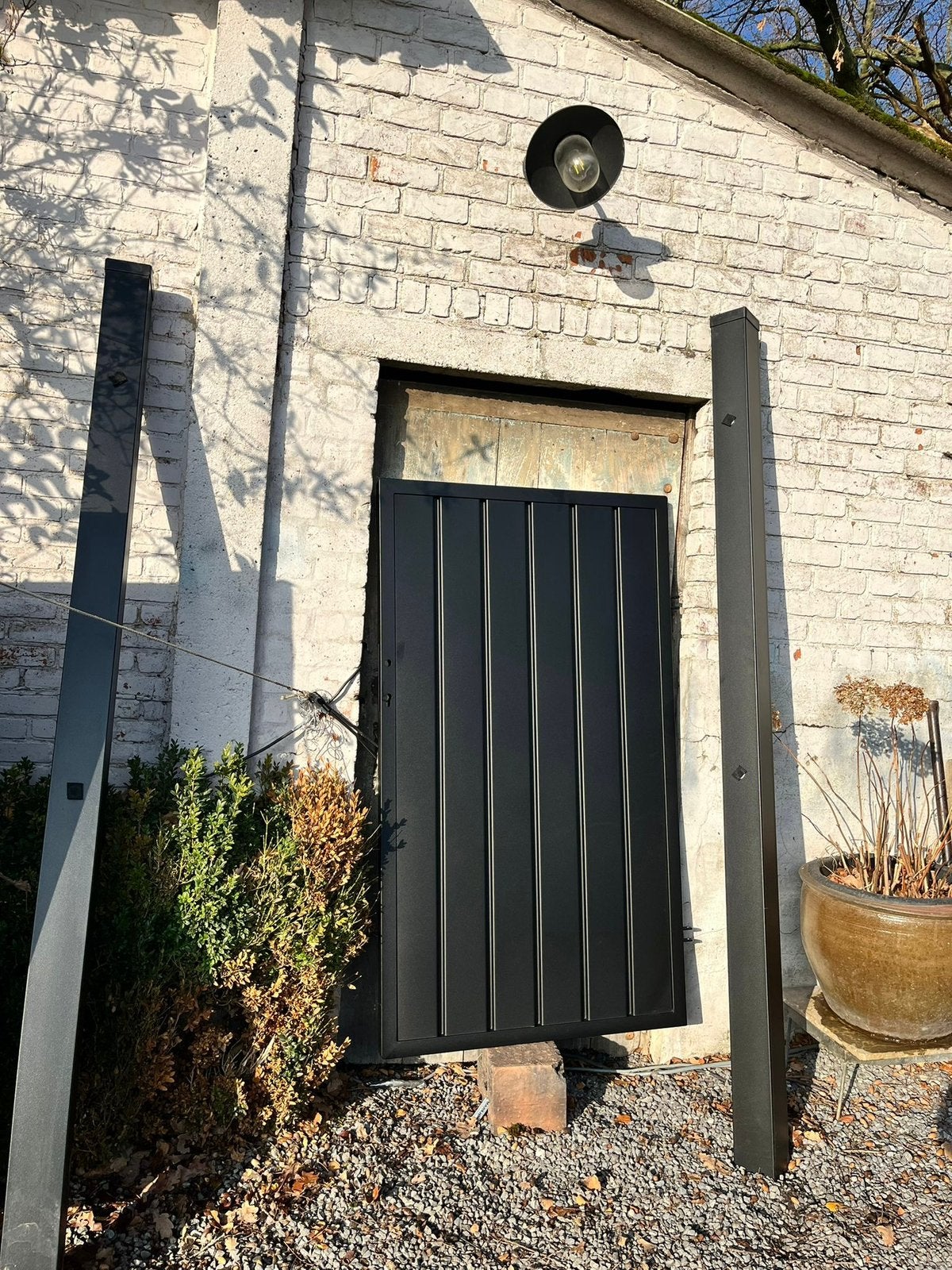 Nieuwe zwarte dichte ijzeren poort, Tuin en Terras, Nieuw, Ophalen of Verzenden, 150 tot 200 cm, IJzer