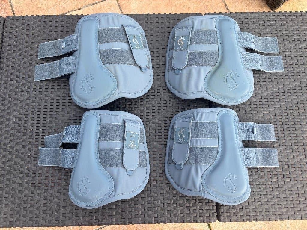 Guêtres de dressage Eskadron M et L, Dieren en Toebehoren, Ophalen, Dressuur, Zo goed als nieuw, Ademend