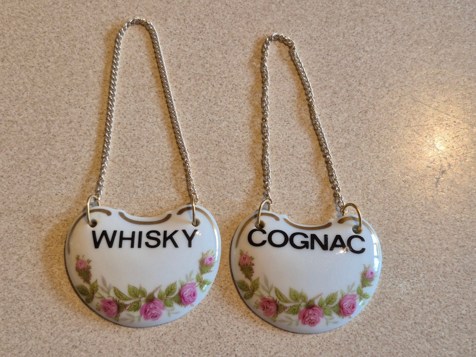 Set vintage porselein fleshanger schildje decanteerlabel, Ophalen of Verzenden