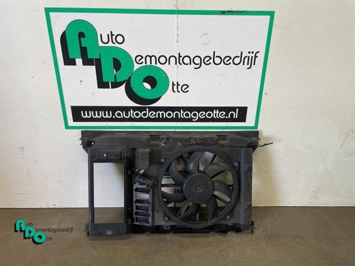 Panneau avant d'un Peugeot 308 (308 08-), -, 3 mois de garantie, Utilisé, -