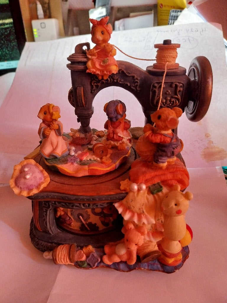 VINTAGE MUZIEKDOOS UIT 1970 GIETIJZEREN MUISWERK, Ophalen of Verzenden, Zo goed als nieuw
