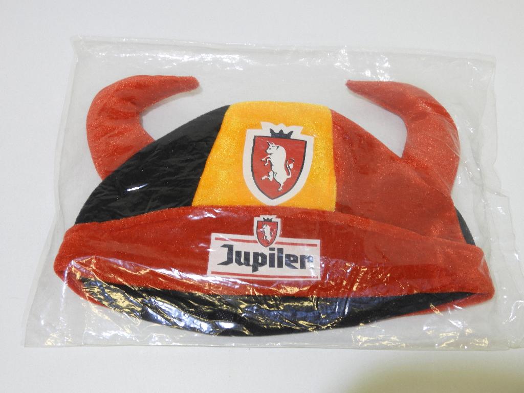 Rode Duivels Muts van Jupiler (Nieuw), Verzamelen, Ophalen of Verzenden, Nieuw, Kleding, Jupiler
