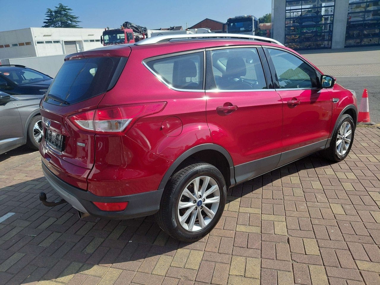 Ford Kuga Titanium (année de construction 2015), Autos, Rouge, Achat, Euro 6, Entreprise