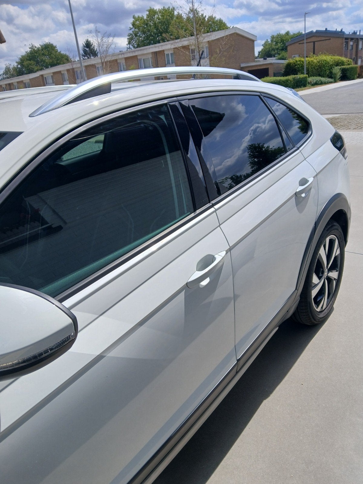 VW Taigo business/automaat.05/2023 met garantie tot 05/2028, Auto's, Automaat, Leder, Trekhaak, Particulier
