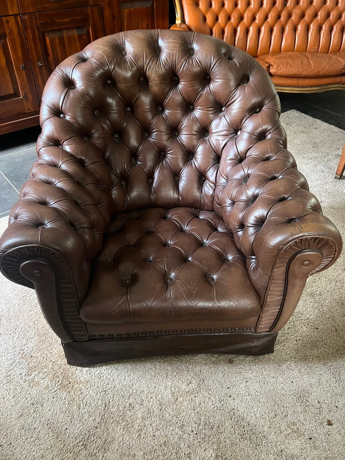 Fauteuil Chesterfield classique en cuir marron | Deep buttns, Maison & Meubles, Enlèvement, Comme neuf, Cuir