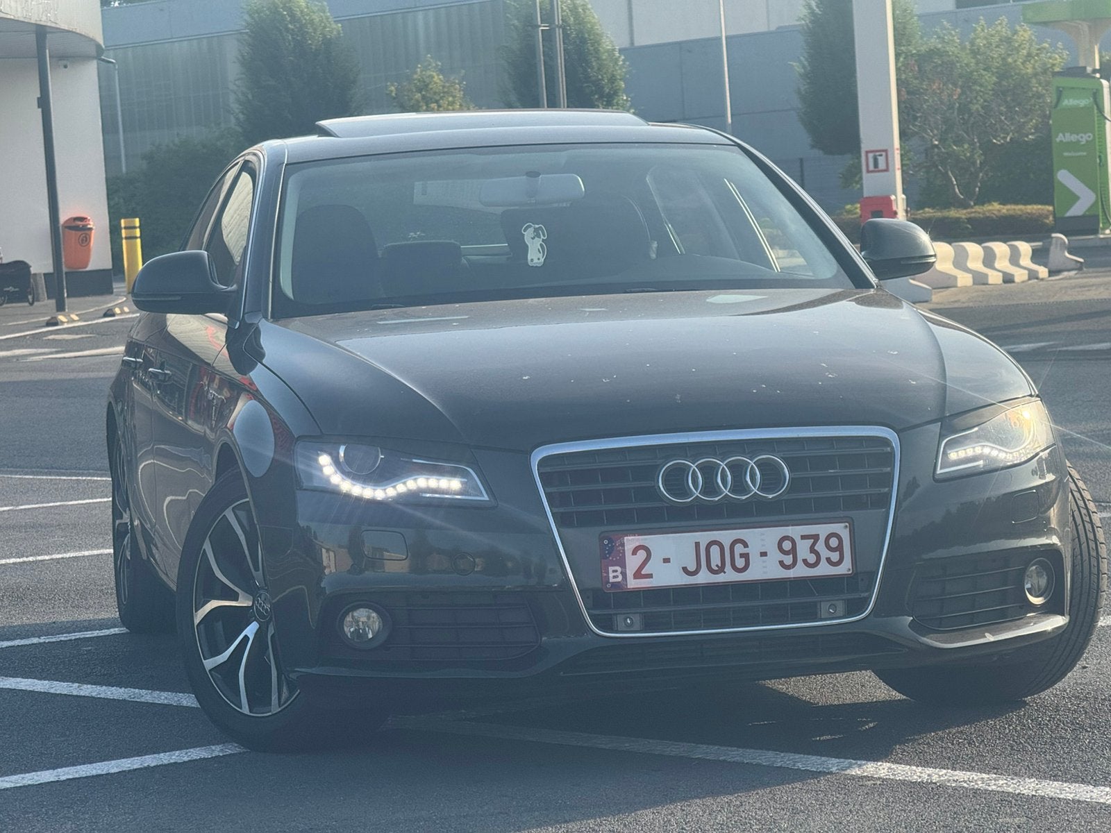 Audi A4 - Perfecte staat - Enkel te ruil, Auto's, Audi, Bedrijf, A4, Benzine, Euro 4, Berline, 4 deurs, Handgeschakeld, Zwart