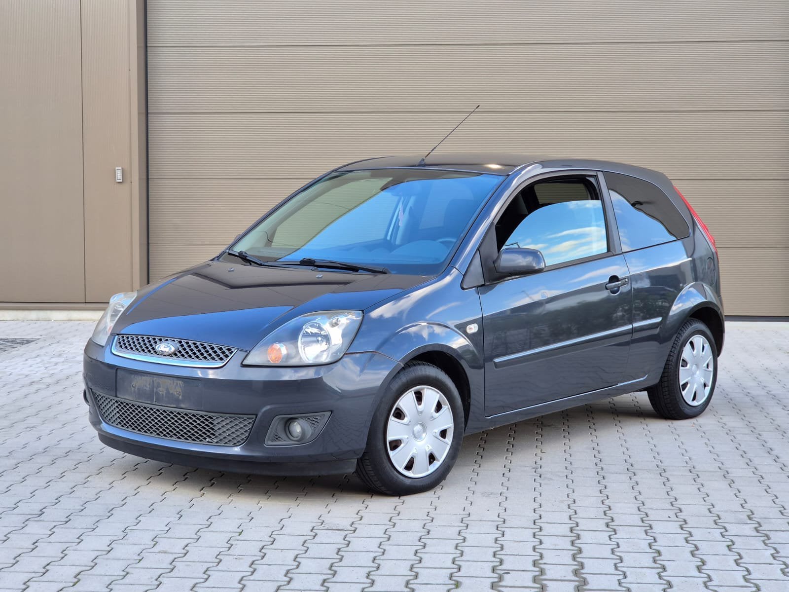 Ford fiesta 2009 1.4 benzine, Auto's, Voorwielaandrijving, Stof, Zwart, Particulier