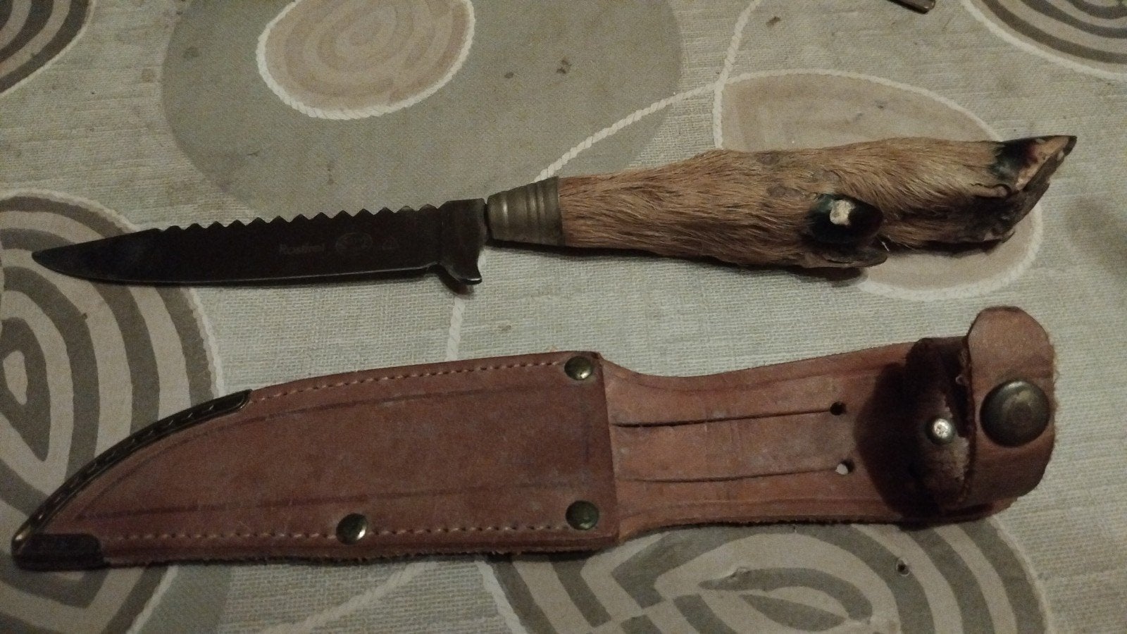 ancien couteau de chasse tradionel avec manche d animal, Caravanes & Camping, Enlèvement