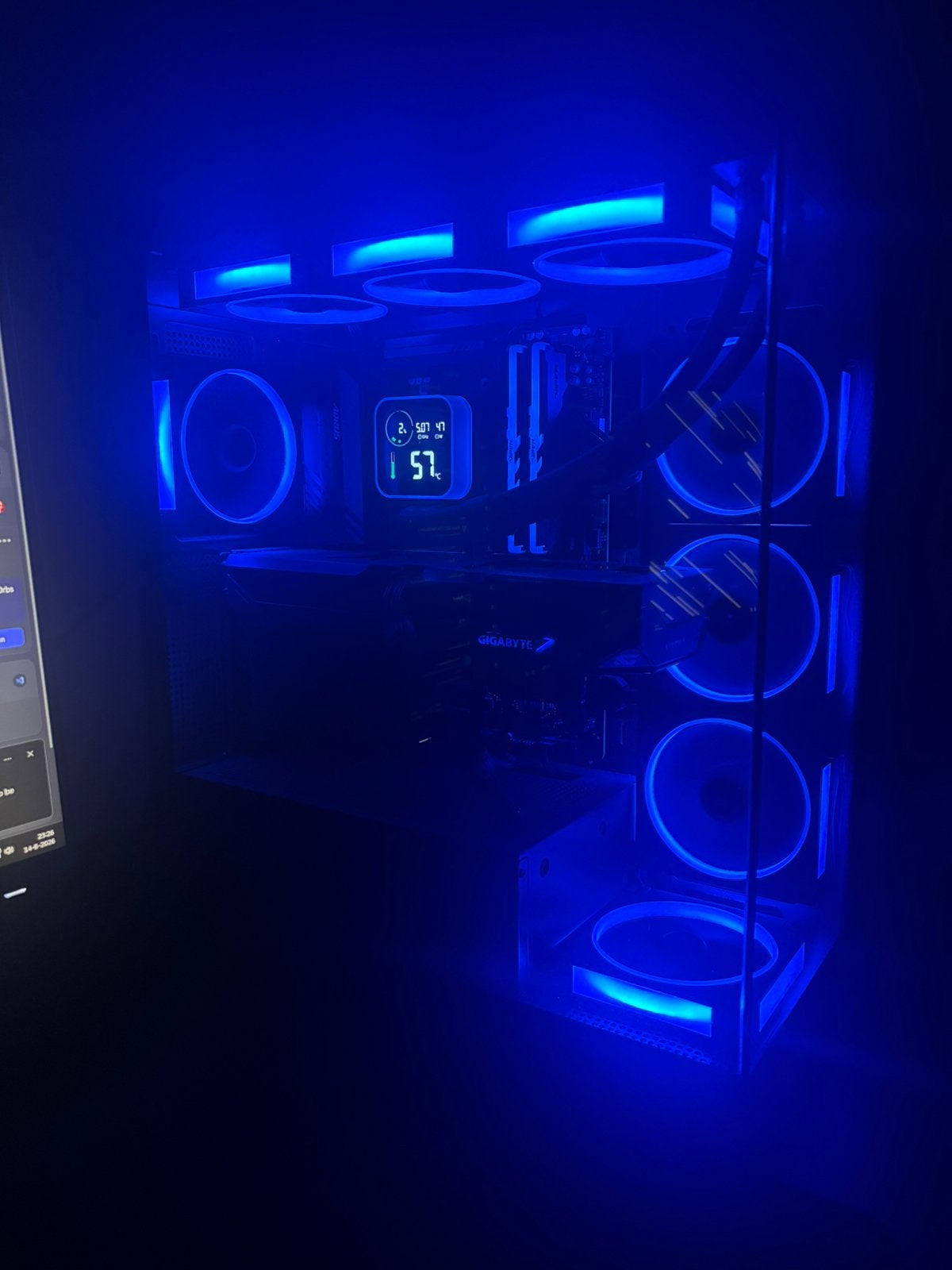 Pc Nvidea Geforce Rtx 5070 tekoop ‼️, Computers en Software, Ophalen, Zo goed als nieuw