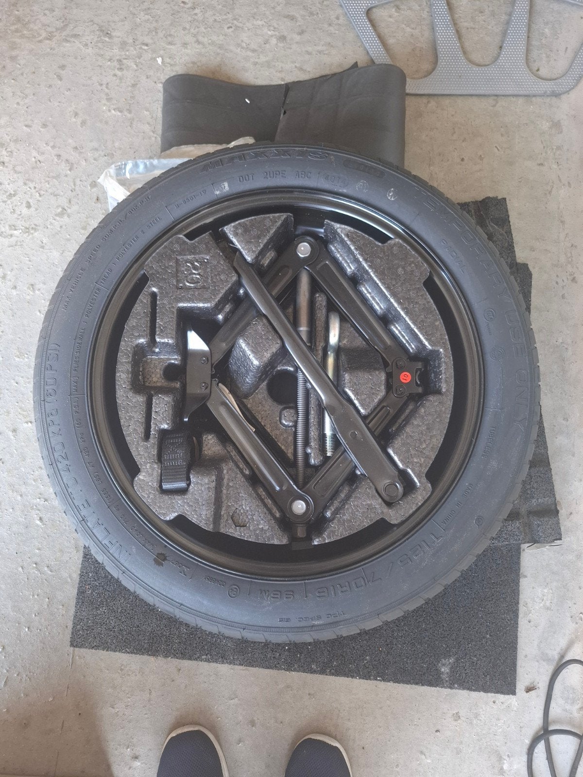 Roue de secours neuve Opel Mokka (avec cric et clé), Enlèvement