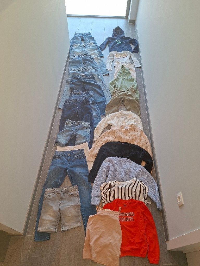 Set kleding van maat 130-150, Ophalen, Zo goed als nieuw