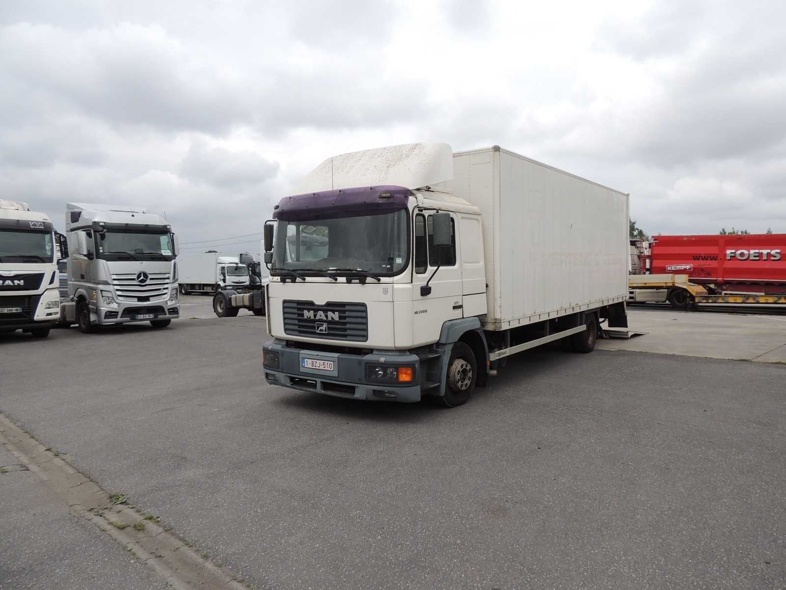 HOMME - 2001 - 12.220 BOÎTE - Camion, Autos, Euro 2, Achat, Entreprise, Autres carburants