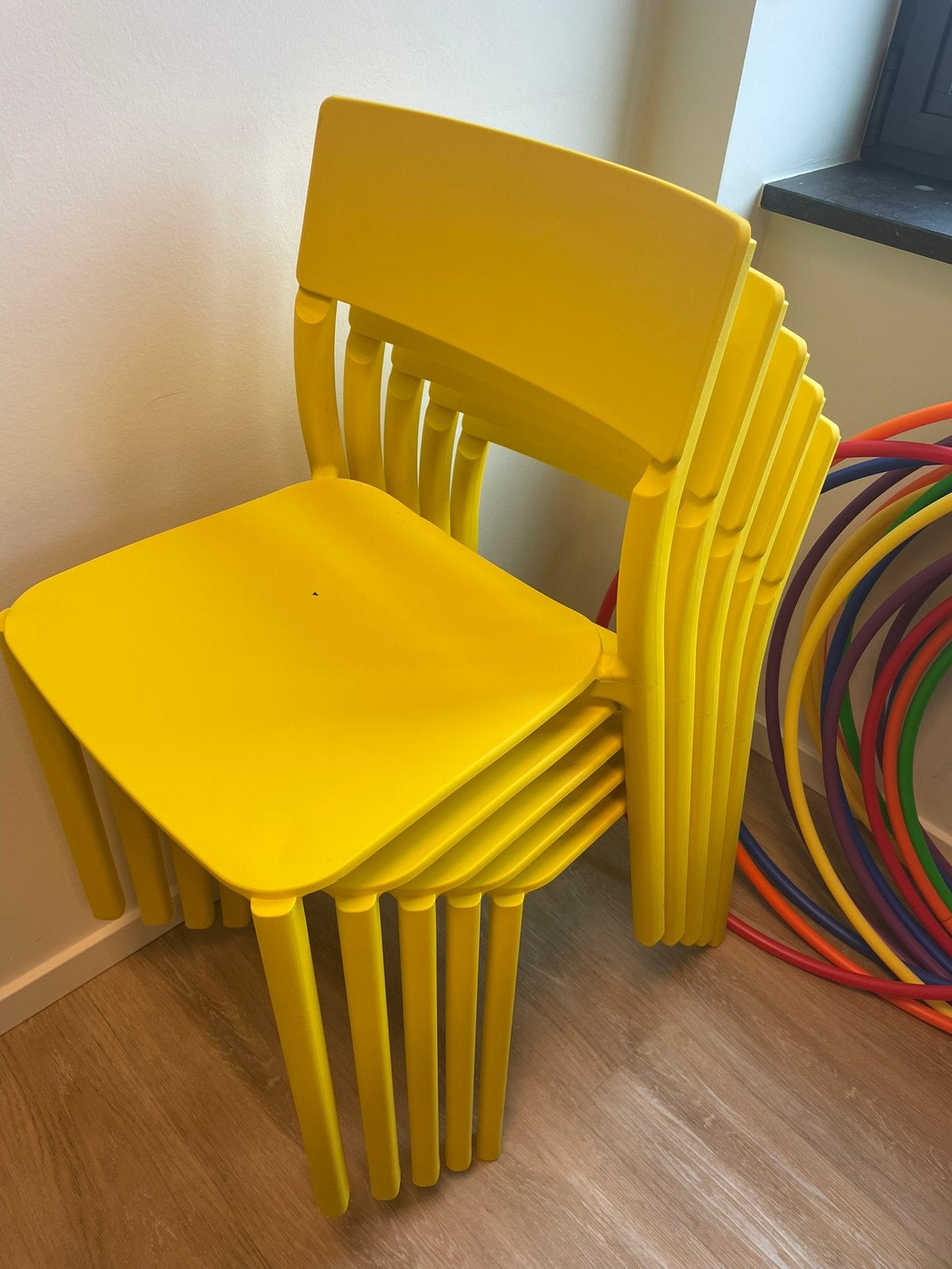 Lot de 5 chaises jaunes en parfait état, Maison & Meubles, Enlèvement, Comme neuf