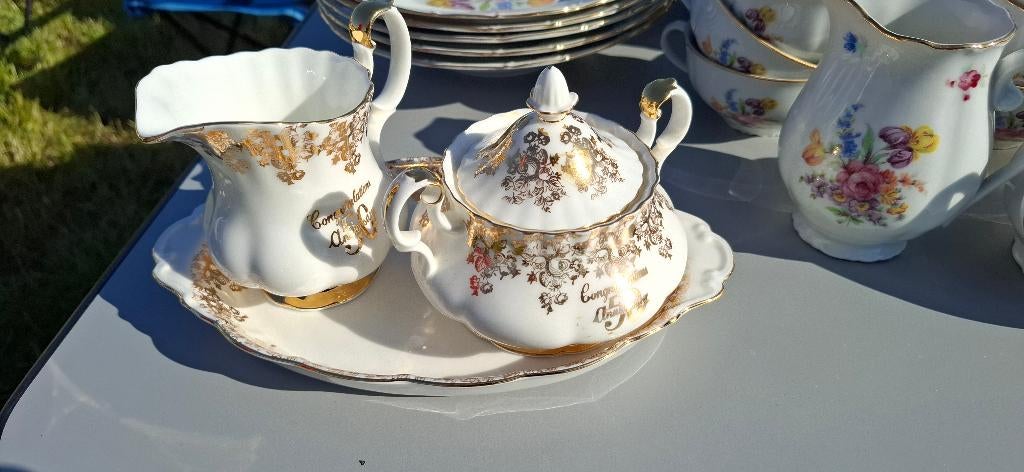 Melk en suiker pot op schaal  (Royal Albert ), Ophalen