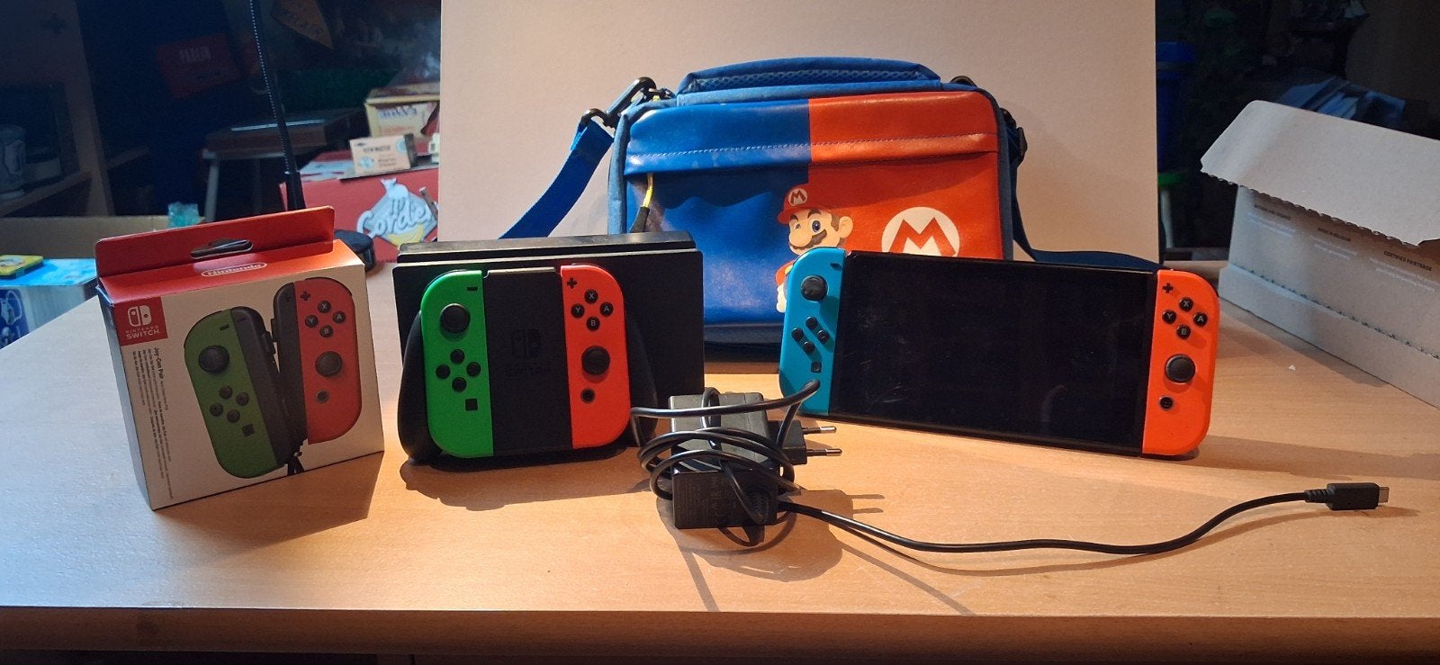 Nintendo switch v2 versie - scherm kapot werkt op TV, Enlèvement ou Envoi, Utilisé, Avec 3 manettes ou plus, Switch 2019 Upgrade