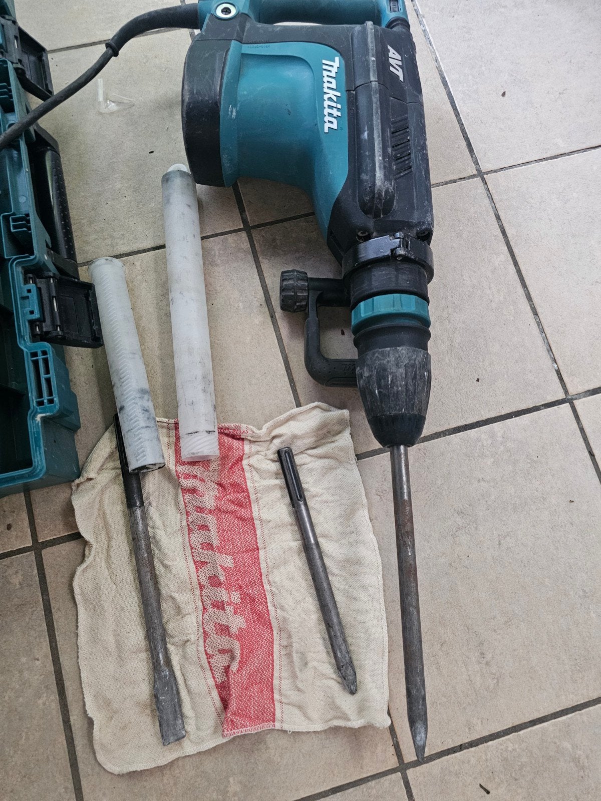 Makita HM1213C SDS-MAX Breekhamer / Marteau Piqueur – AVT, Doe-het-zelf en Bouw, Gereedschap | Boormachines, Ophalen