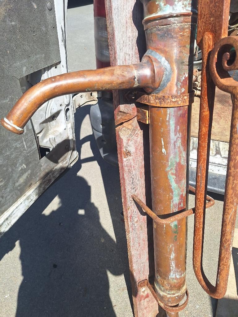 pompe en cuivre a bras, Enlèvement