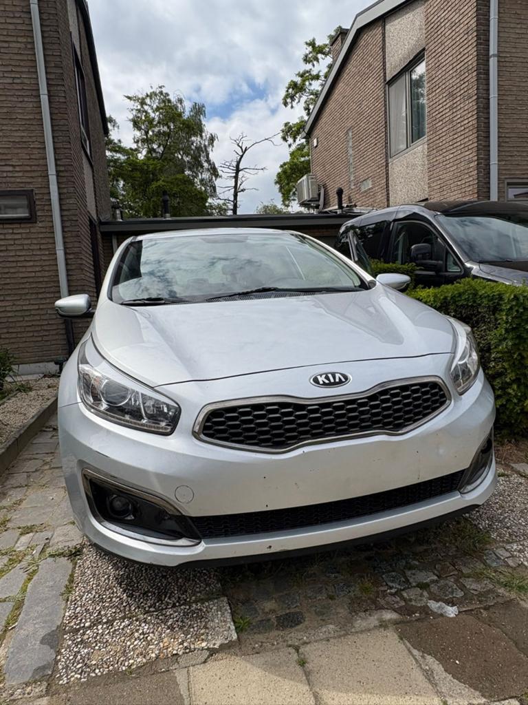 KIA CEED ECO  dynamics 1.6 diesel, Autos, Kia, Argent ou Gris, Euro 6, Noir, 5 portes
