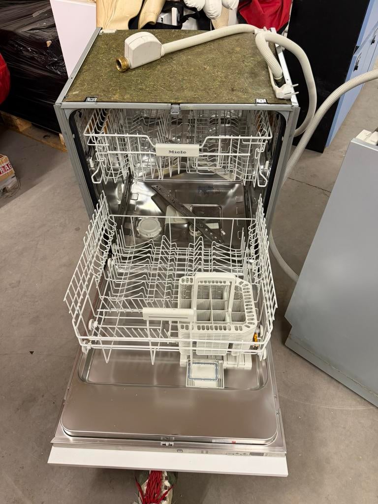 Lave vaisselle Miele série 5000 intégrable, Enlèvement, Comme neuf