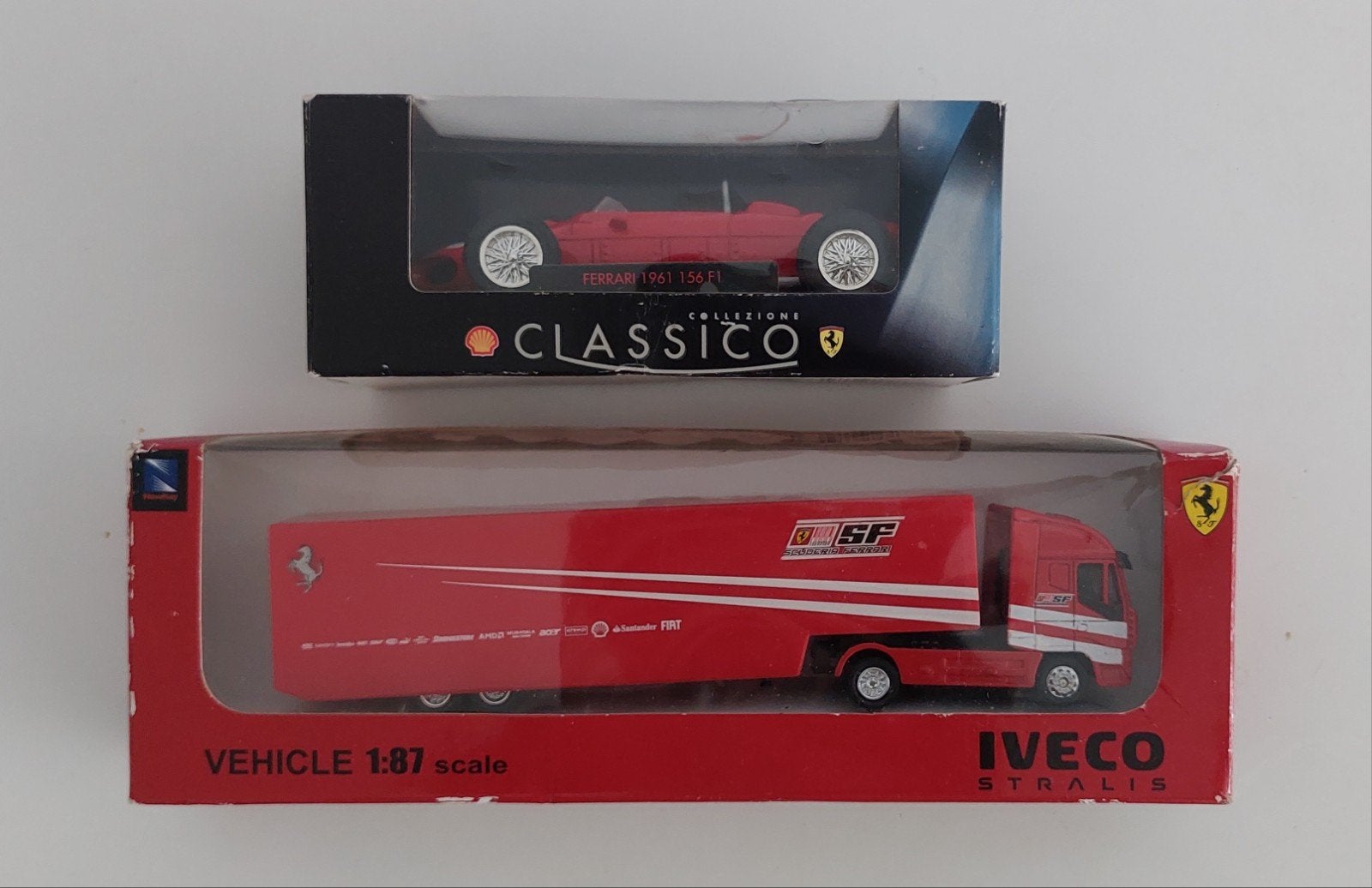 Ferrari 156 F1 Classic Collection 1961 + Iveco Ferrari, Enlèvement ou Envoi, Comme neuf, Bus ou Camion, Autres marques