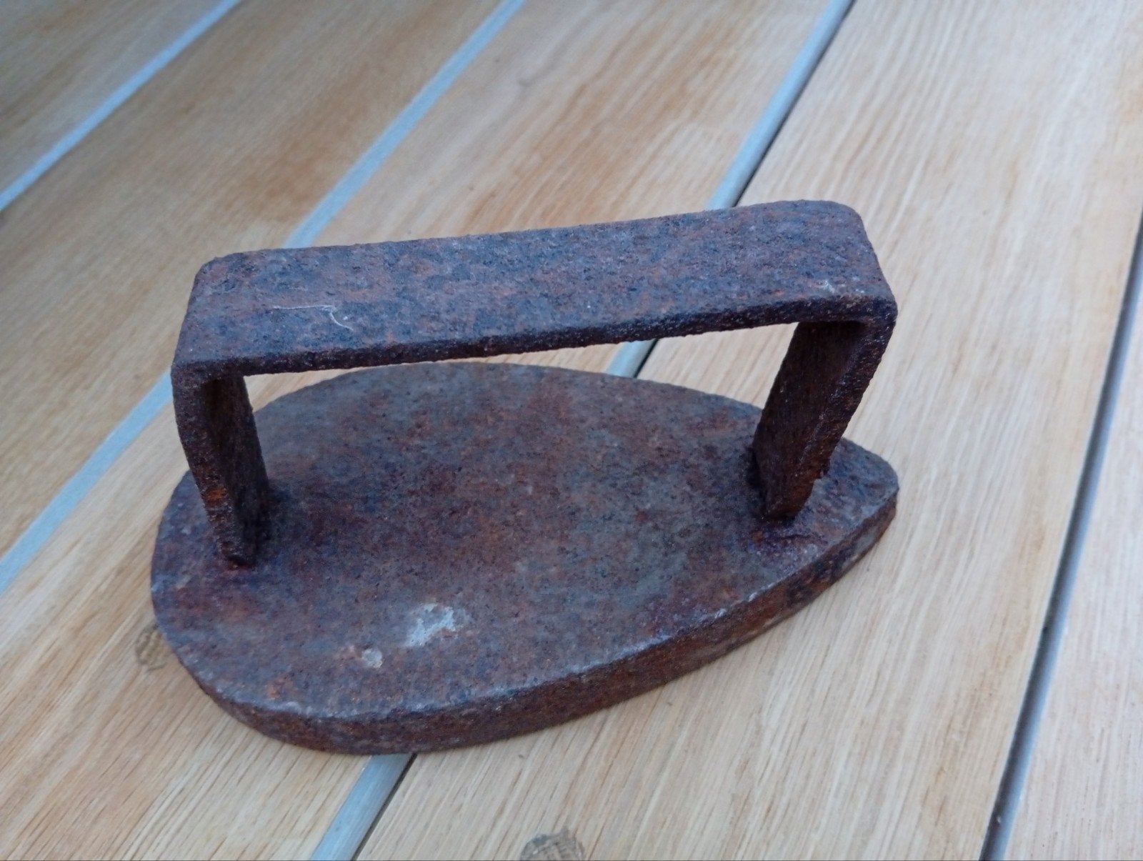 Antiek strijkijzer nr 5, Antiquités & Art, Antiquités | Outils & Instruments, Enlèvement