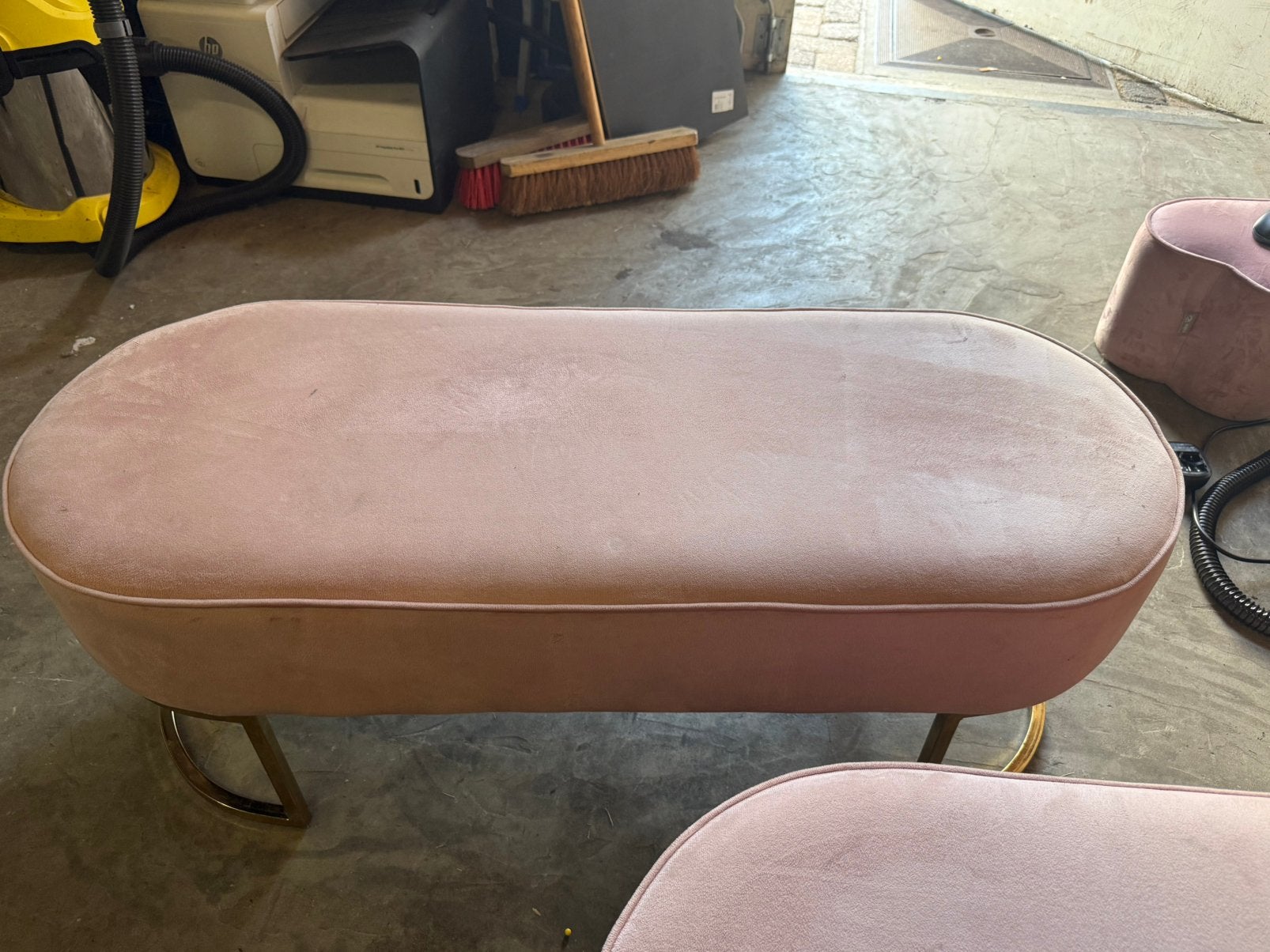 Luxe roze velvet zitbankjes, Maison & Meubles, Canapés | Repose-pieds & Poufs, Comme neuf, Enlèvement