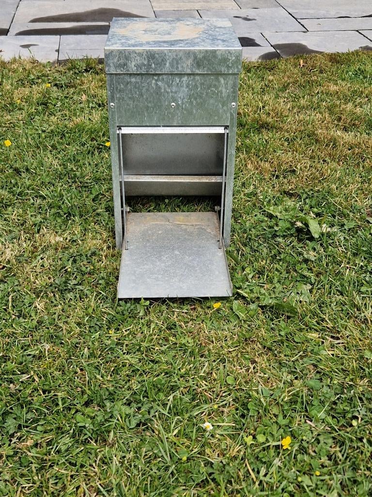 Distributeur de graines, Enlèvement
