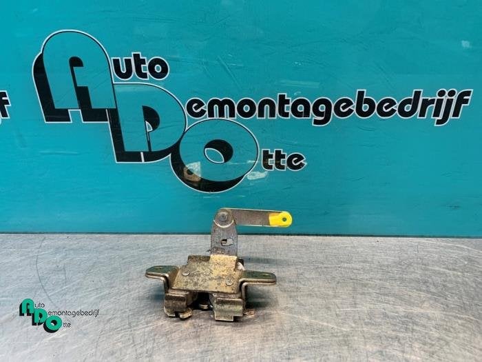Slotmechaniek Achterklep van een Daihatsu Cuore (Cuore 03-), Auto-onderdelen, Gebruikt, Daihatsu, -, -