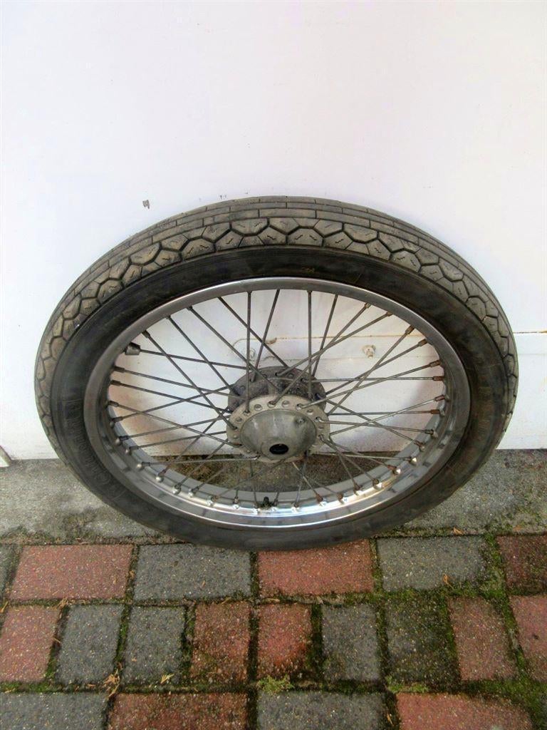 Kawasaki Z305 voorwiel LTD305 voor wiel KZ305 LTD velg Z 305, Motoren, Onderdelen | Kawasaki, Gebruikt, Ophalen