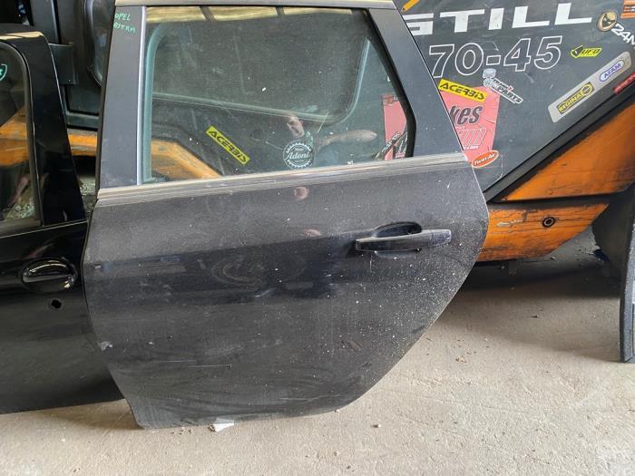 Portier 4Deurs links-achter van een Opel Astra (Z20R), Gebruikt, -, Deur, -