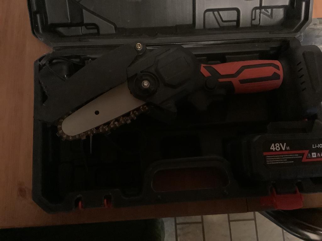 Mini kettingzaag, Tuin en Terras, Hand-tuingereedschap, Ophalen, Zo goed als nieuw